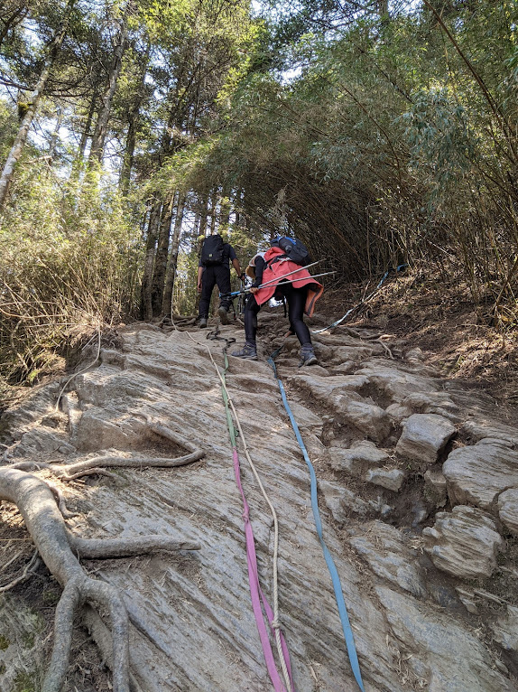 回合歡北峰的陡坡